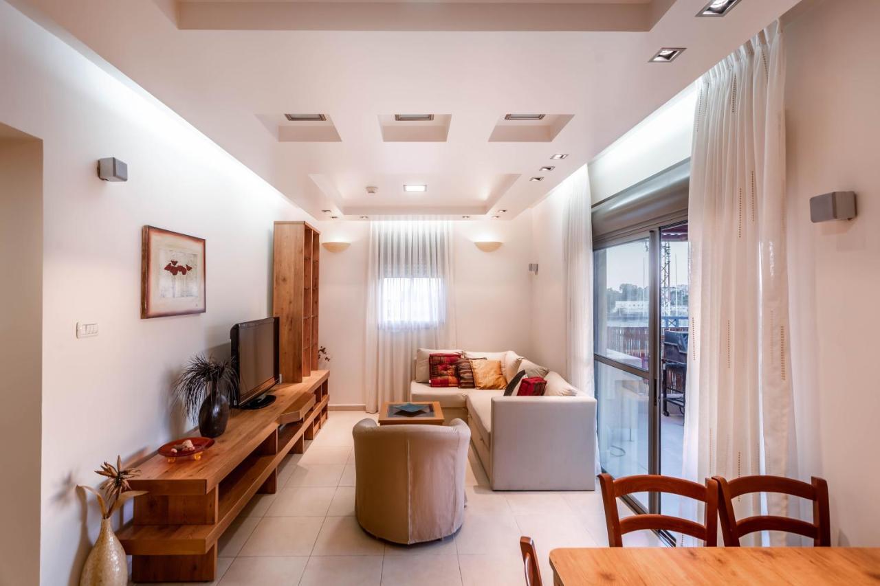 Almogim Suites Eilat Hotel (Adults Only) エクステリア 写真