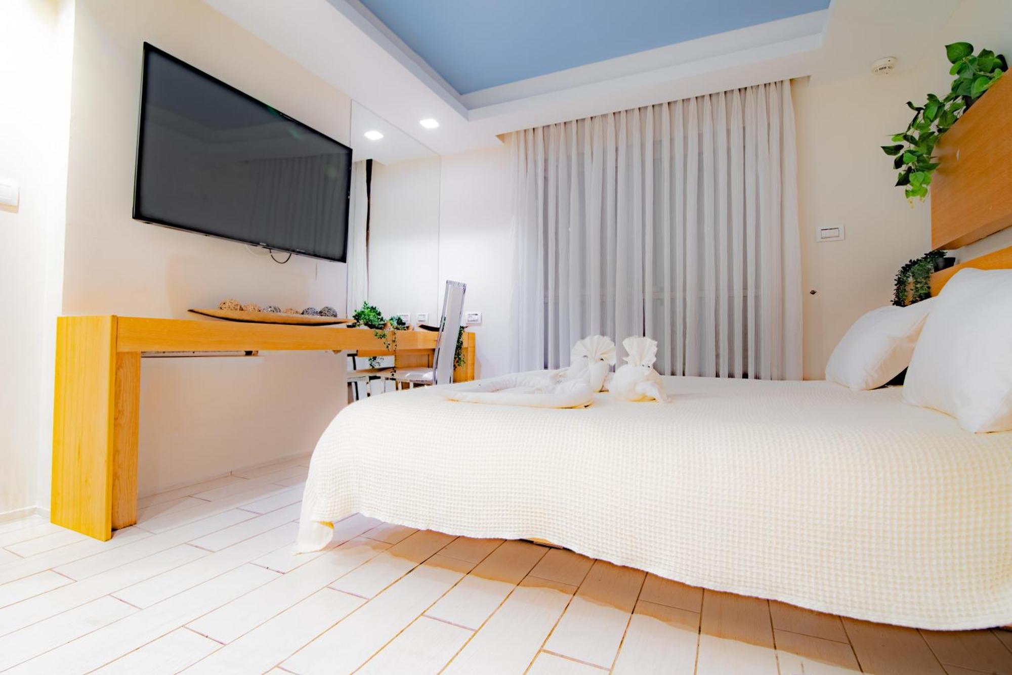 Almogim Suites Eilat Hotel (Adults Only) エクステリア 写真